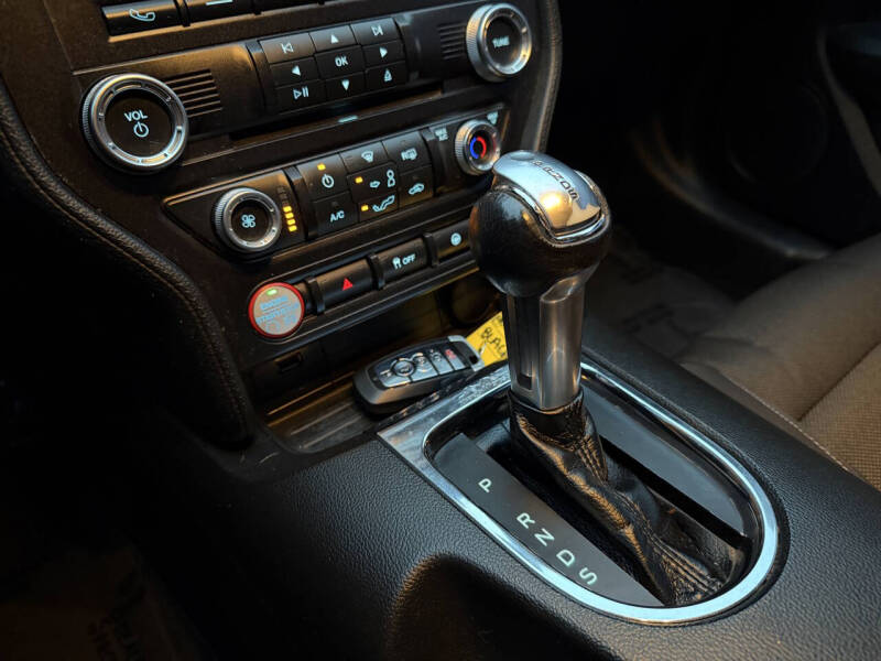 2015 Ford Mustang V6