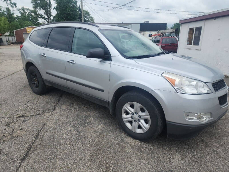 2012 Chevrolet Traverse LS photo 3