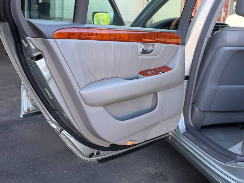 2003 Lexus LS 430
