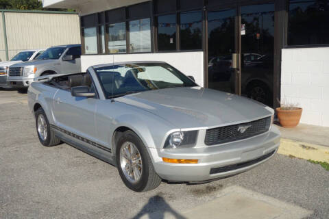 2005 Ford Mustang V6 Deluxe