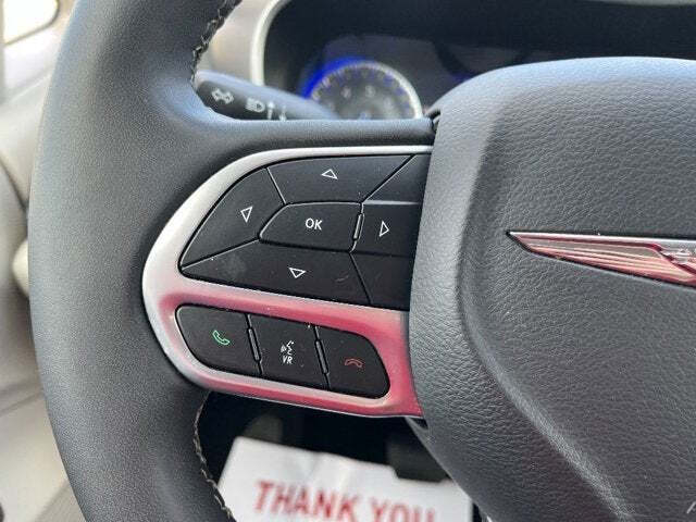 2022 Chrysler Pacifica 41