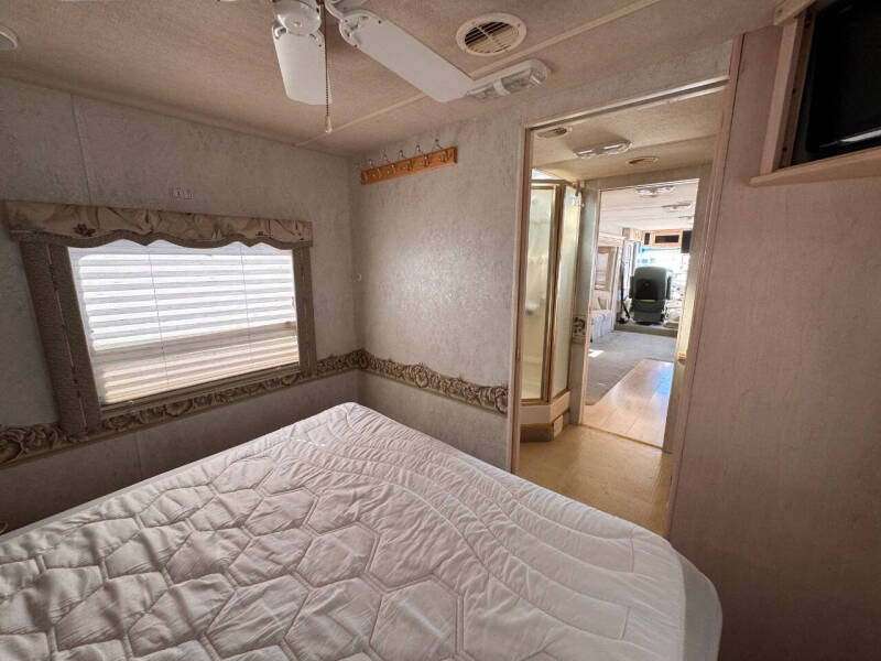 2001 Newmar Dutch Star