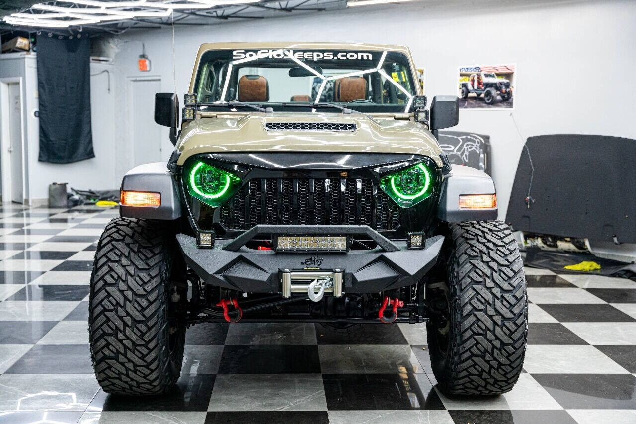 2020 Jeep Gladiator Pickup - $54,999