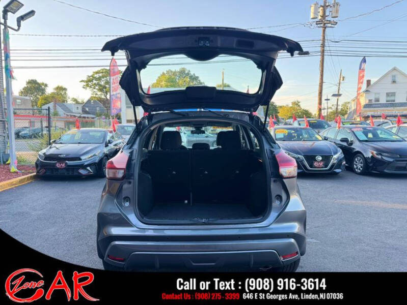 2023 Nissan Kicks SV