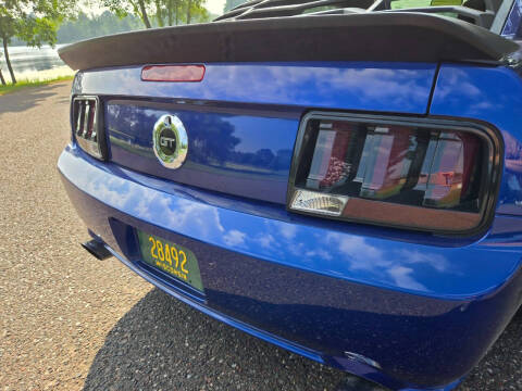 2005 Ford Mustang GT Deluxe