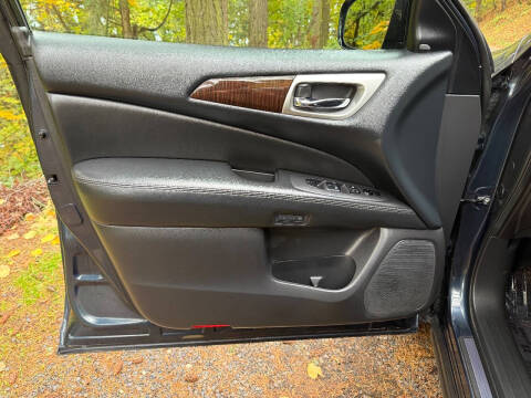 2015 Nissan Pathfinder SL