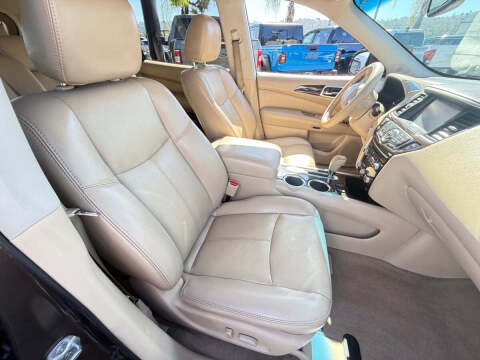 2015 Nissan Pathfinder SL