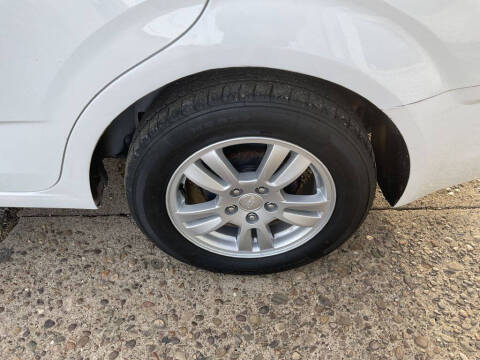 2012 Chevrolet Sonic LS