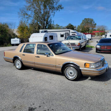 1990 Lincoln Town Car for sale at Dukes Automotive LLC in Lancaster SC