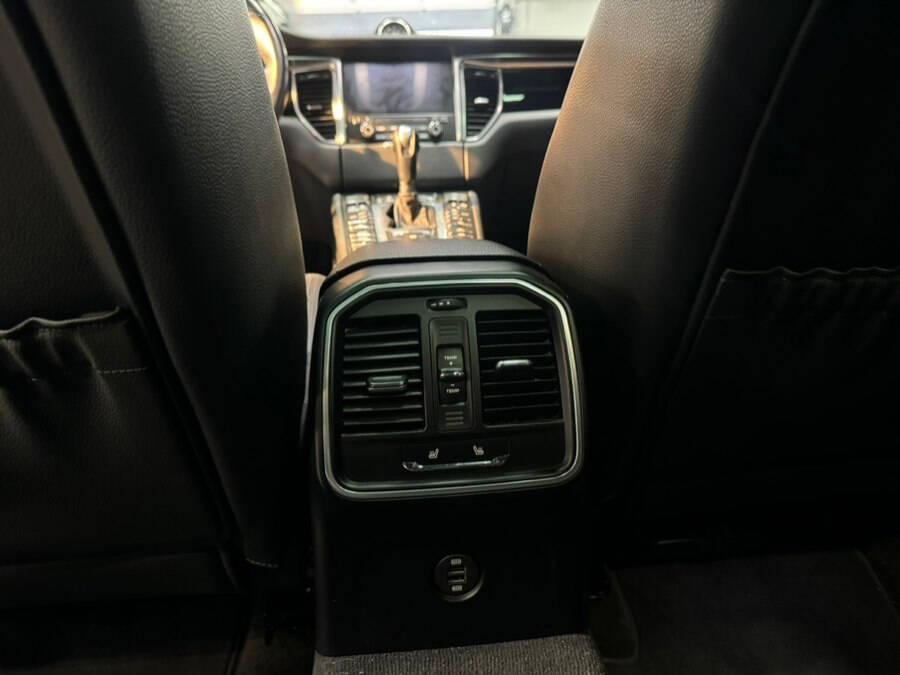 Black 2018 Porsche Macan Base AWD 4dr SUV 16