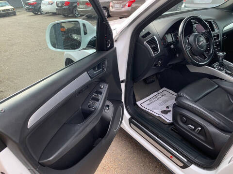 2017 Audi Q5 2.0T quattro Premium Plus