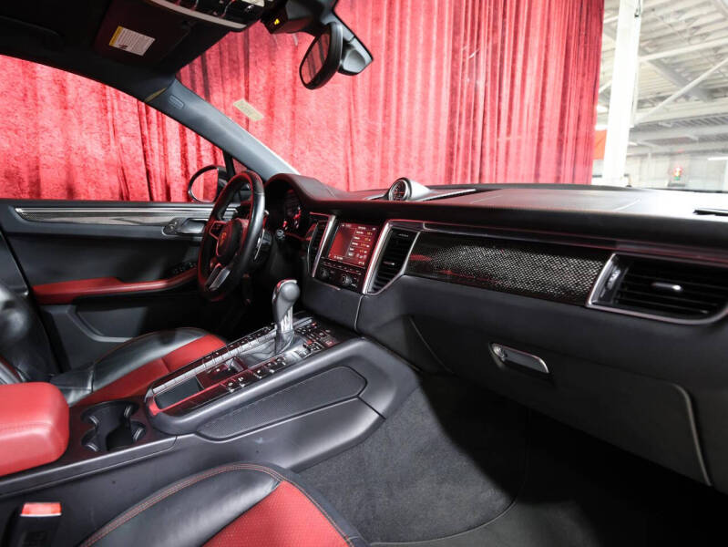 2015 Porsche Macan S