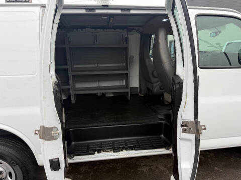 2022 Chevrolet Express 2500