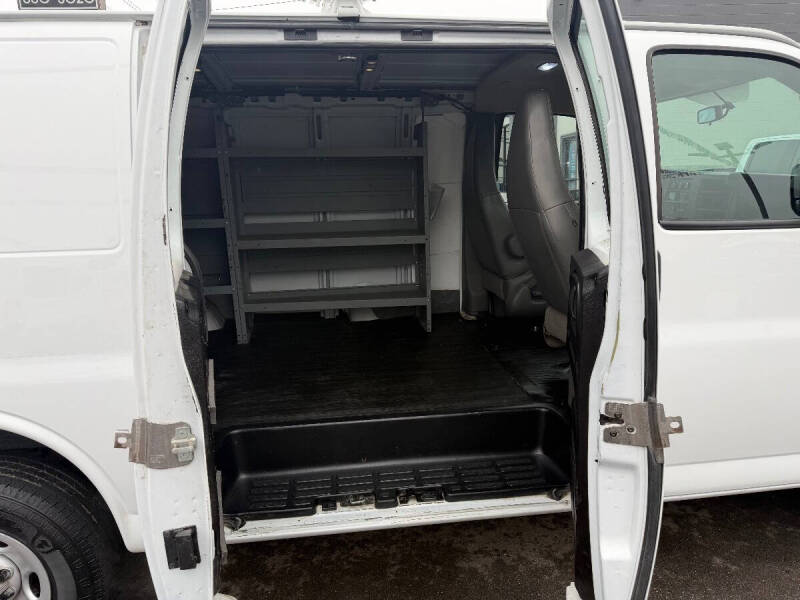 2022 Chevrolet Express 2500