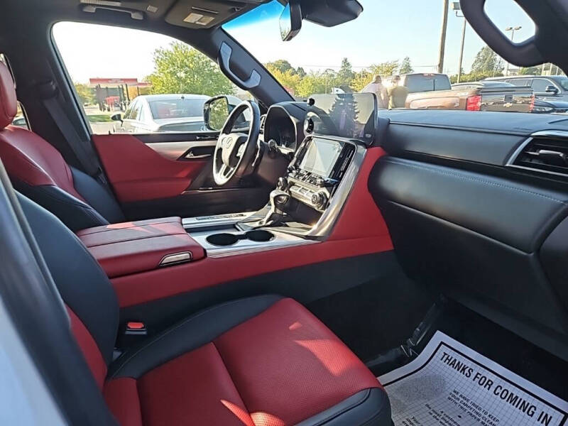 2022 Lexus LX 600 F SPORT Handling