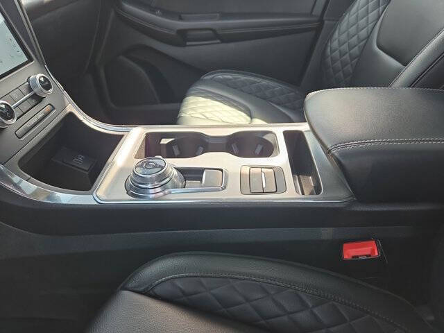 2023 Ford Edge Titanium