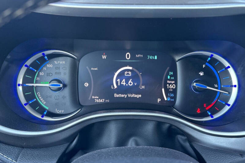 2024 Chrysler Pacifica Plug-In Hybrid Select