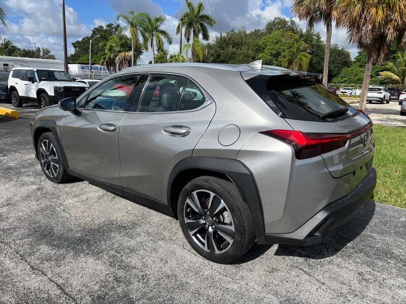 2022 Lexus UX 200