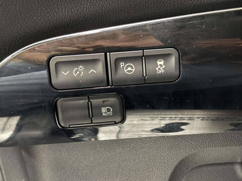 2019 Toyota Prius L Eco