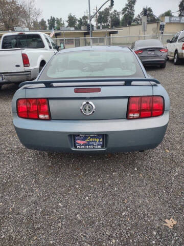2005 Ford Mustang V6 Deluxe