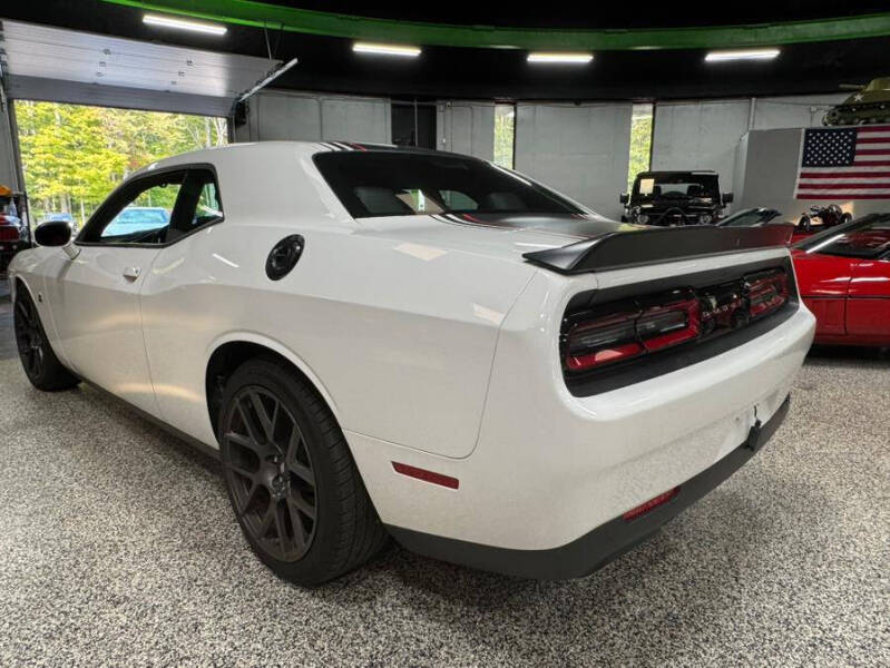 2018 Dodge Challenger 392 HEMI Scat Pack Shaker