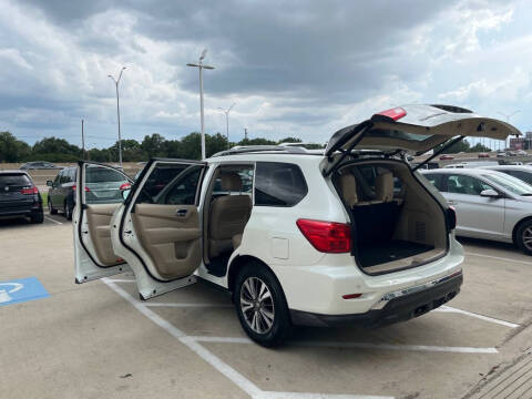 2017 Nissan Pathfinder S