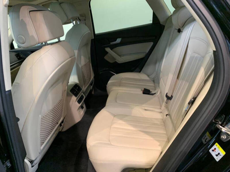 2023 Audi Q5 quattro Premium 40 TFSI