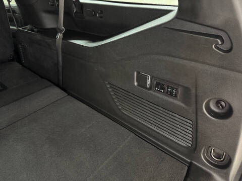 2023 GMC Yukon XL AT4