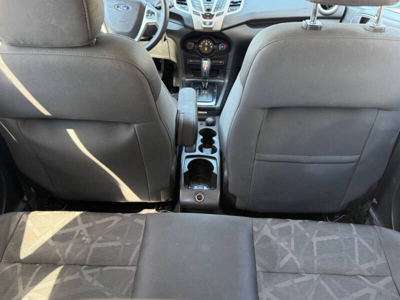 2012 Ford Fiesta SE