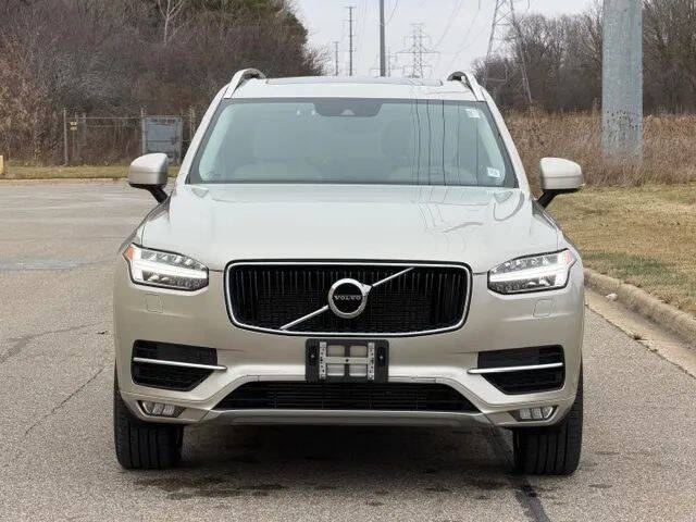 2016 Volvo XC90 T6 Momentum
