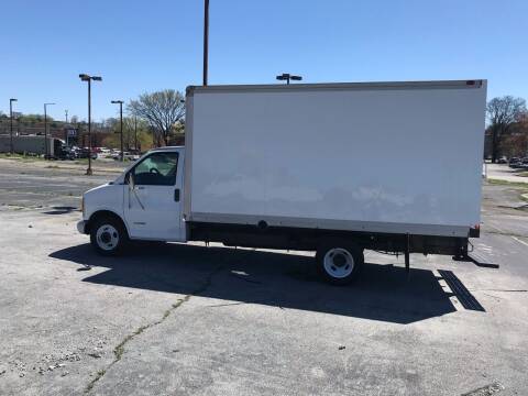 1999 Chevrolet Express Cutaway for sale at Knoxville Wholesale in Knoxville TN