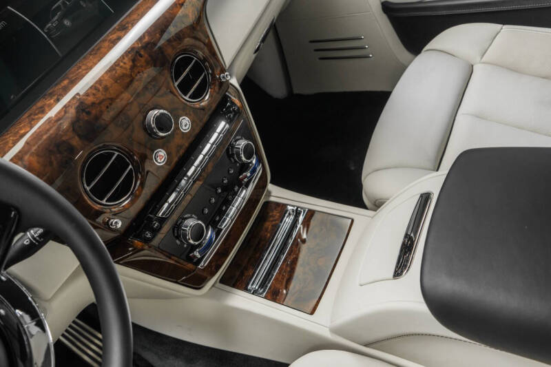 2023 Rolls-Royce Phantom
