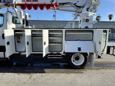 2017 Freightliner M2 106