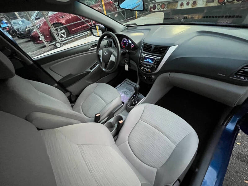 2016 Hyundai Accent SE