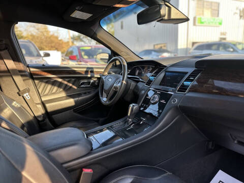 2019 Ford Taurus Limited