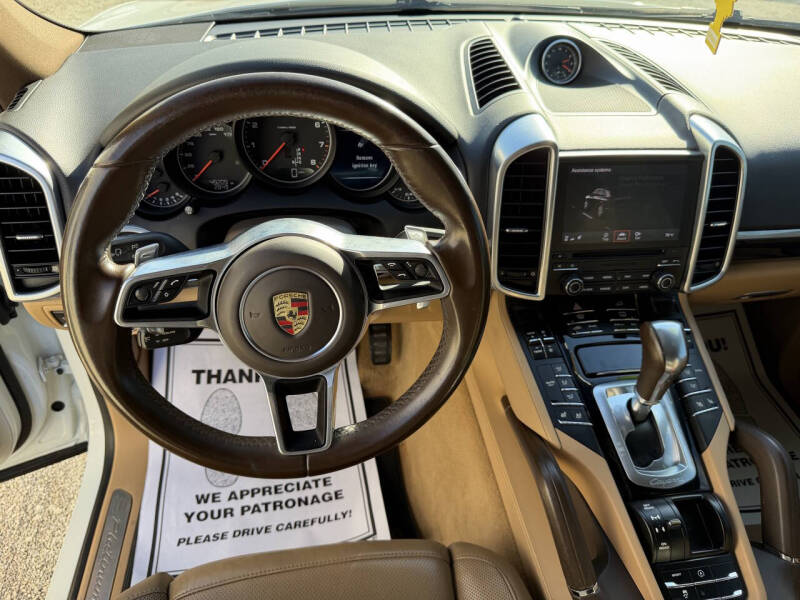 2017 Porsche Cayenne Platinum Edition