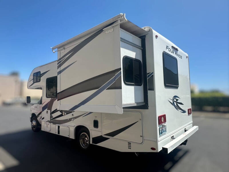 2022 Thor Motor Coach FOUR WINDS 22B