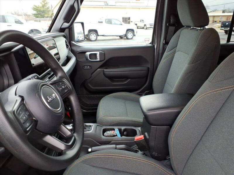 2024 Jeep Gladiator NightHawk