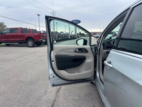 2024 Chrysler Pacifica Touring L