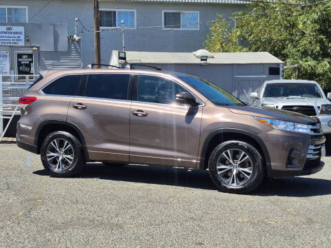 2017 Toyota Highlander LE
