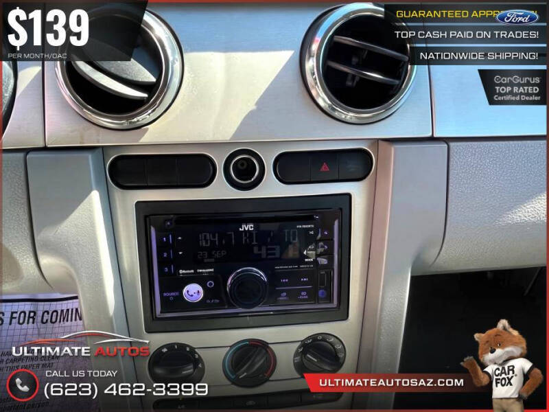 2005 Ford Mustang V6 Deluxe