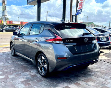 2022 Nissan LEAF SV