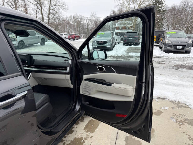 2024 Kia Carnival LX