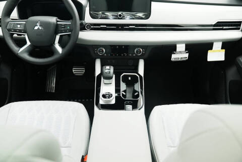 2025 Mitsubishi Outlander SEL