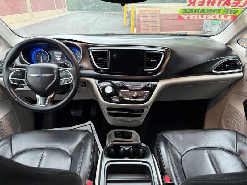 2017 Chrysler Pacifica Touring Plus