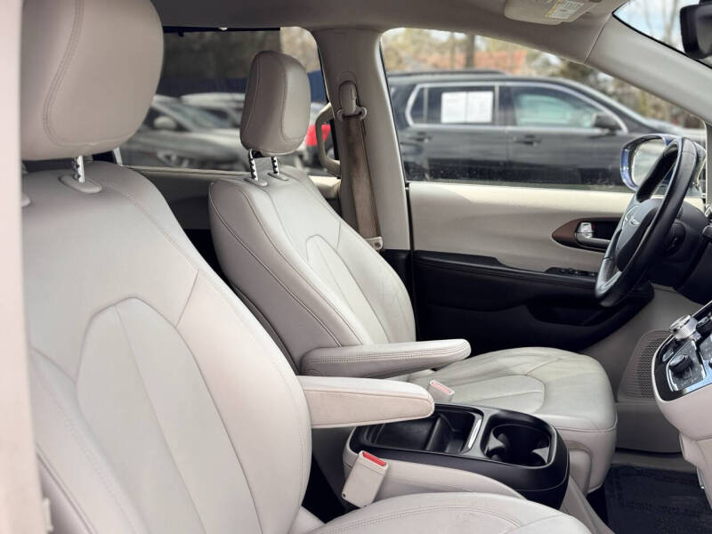 2017 Chrysler Pacifica Touring Plus
