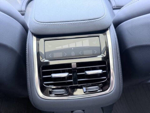 2025 Volvo XC90 T8 Ultra Bright Theme 6P