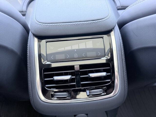 2025 Volvo XC90 T8 Ultra Bright Theme 6P