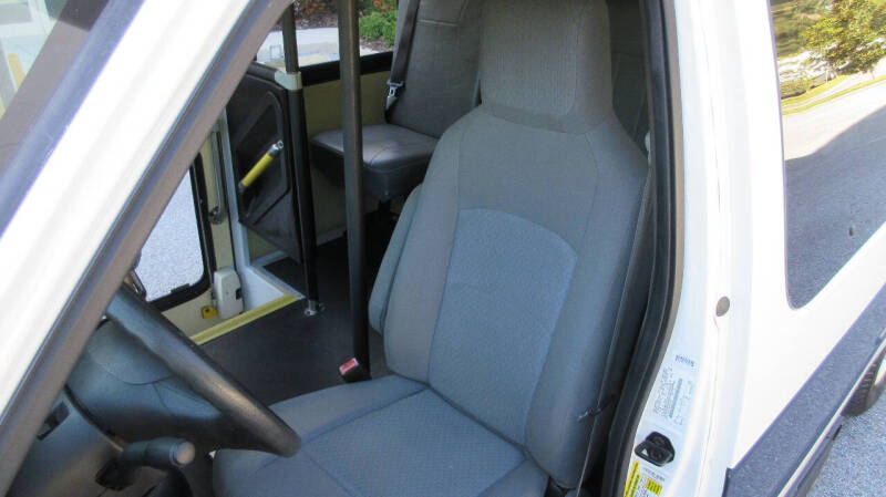 2013 Ford E-Series E-350 SD