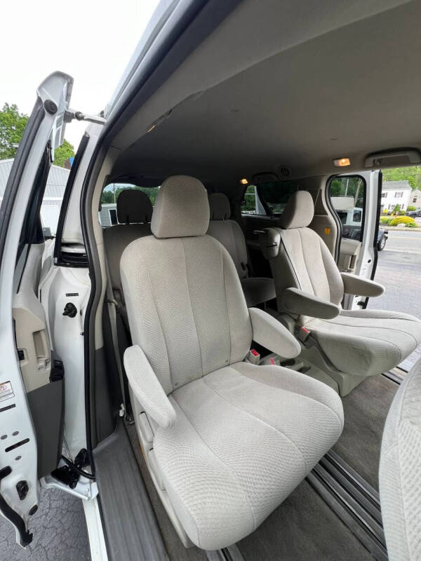 2012 Toyota Sienna